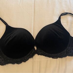 Black Victoria's Secret lacy velvet push-up bra #lingerie 36C